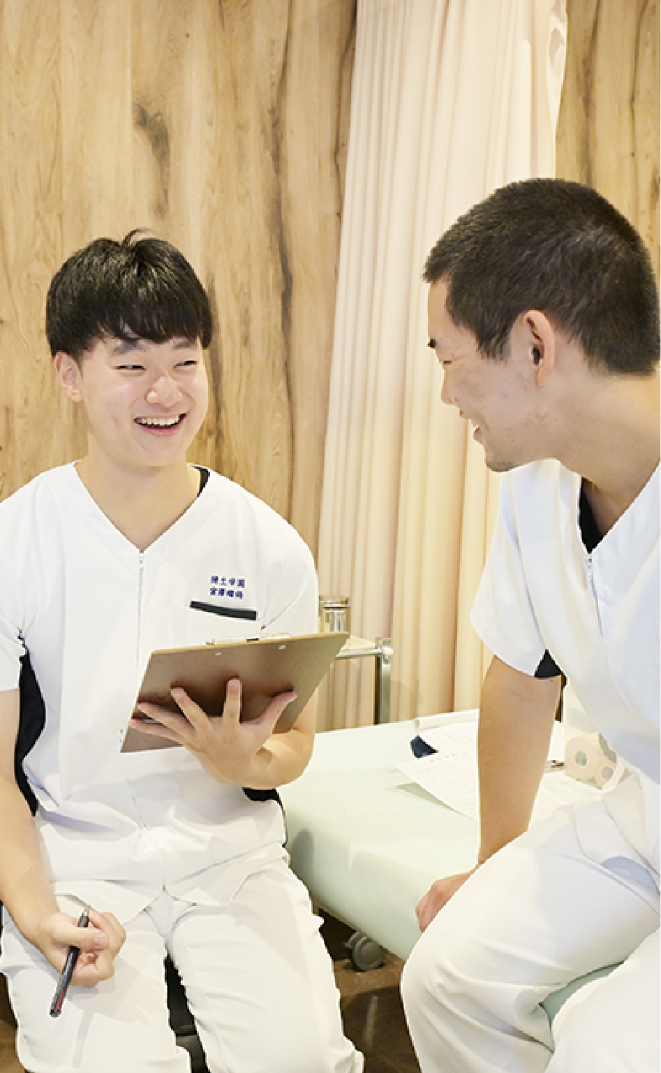 東日本医療専門学校のフレンドリーな雰囲気のオープンキャンパスの様子