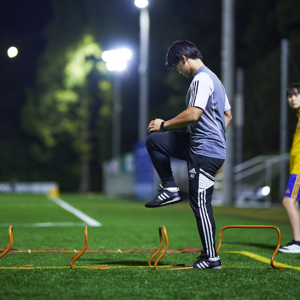 トレーニング指導をする山田凌雅さん